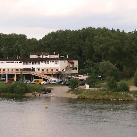 Boathouse ホステル